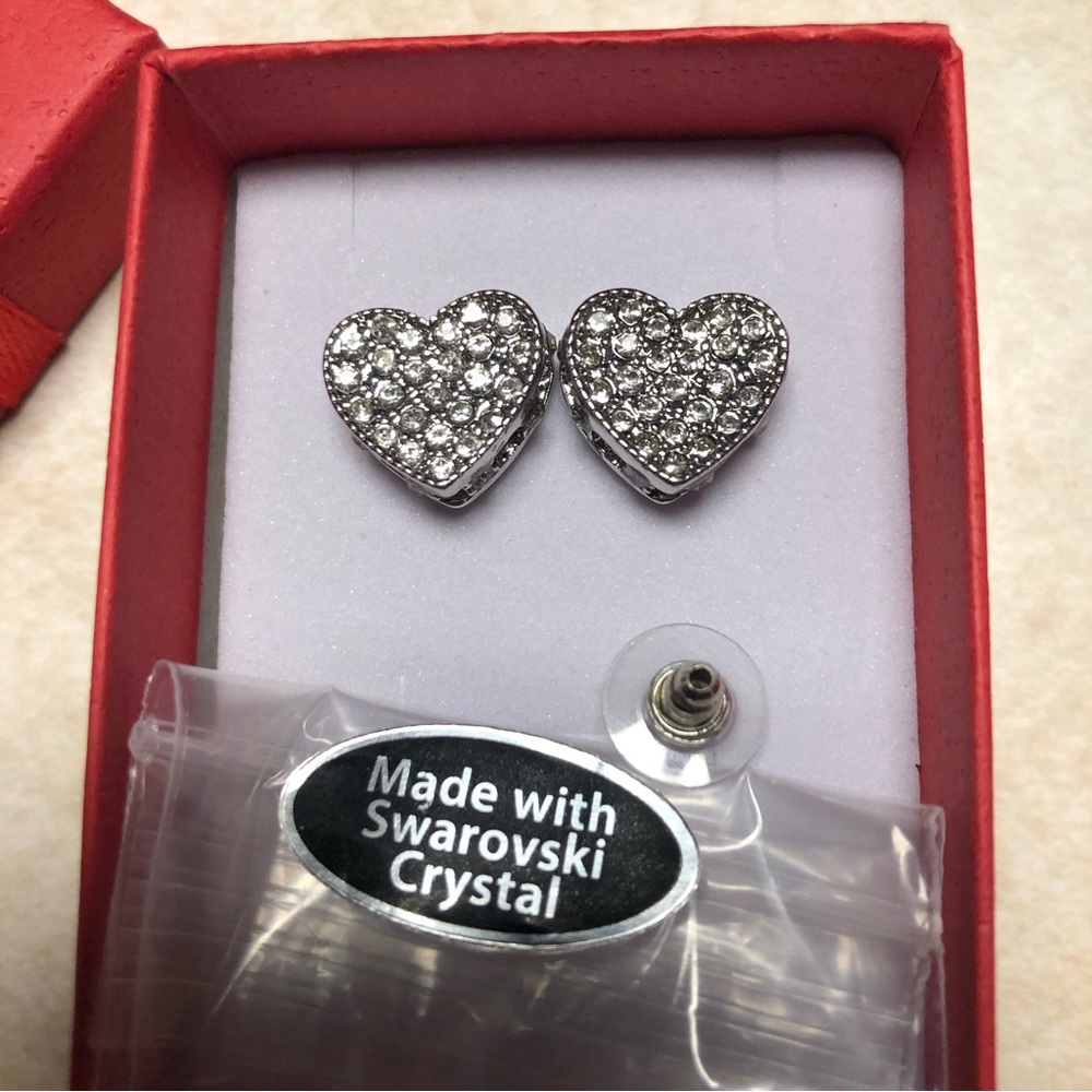 NWT Swarovski Crystal heart shaped sterling silver/rhodium plated stud earrings